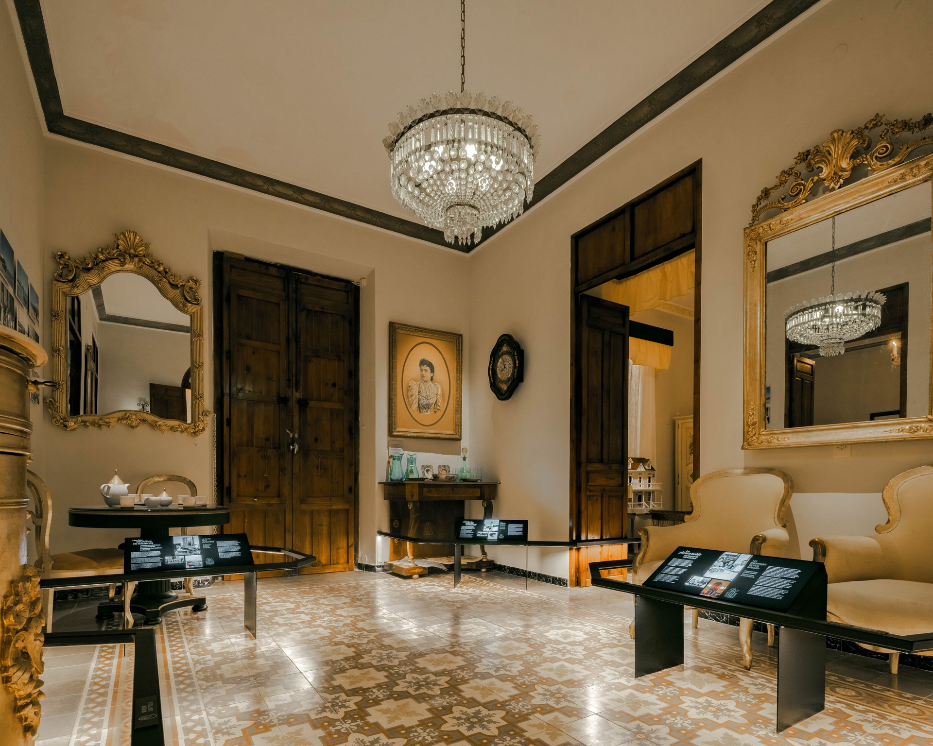 REFORMA, RESTAURACIÓN Y
REHABILITACIÓN DEL EDIFICIO Y
JARDINES DE VILLA ADELAIDA 
SANTA POLA POR ROCAMORA